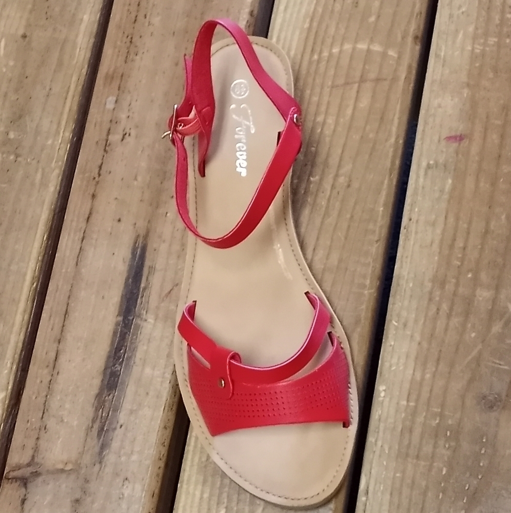 SANDALS WOMEN’S